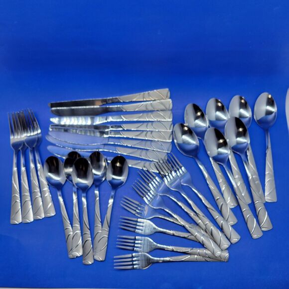 Cambridge Conquest Stainless Flatware 33 Assorted Pieces - Picture 6 of 7